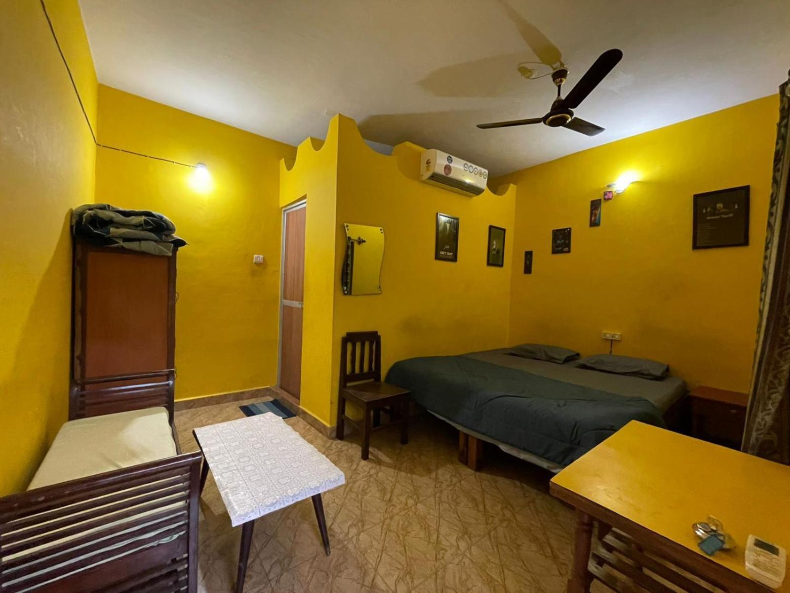 Baba Hostel By La Voglia Chapora Exterior photo